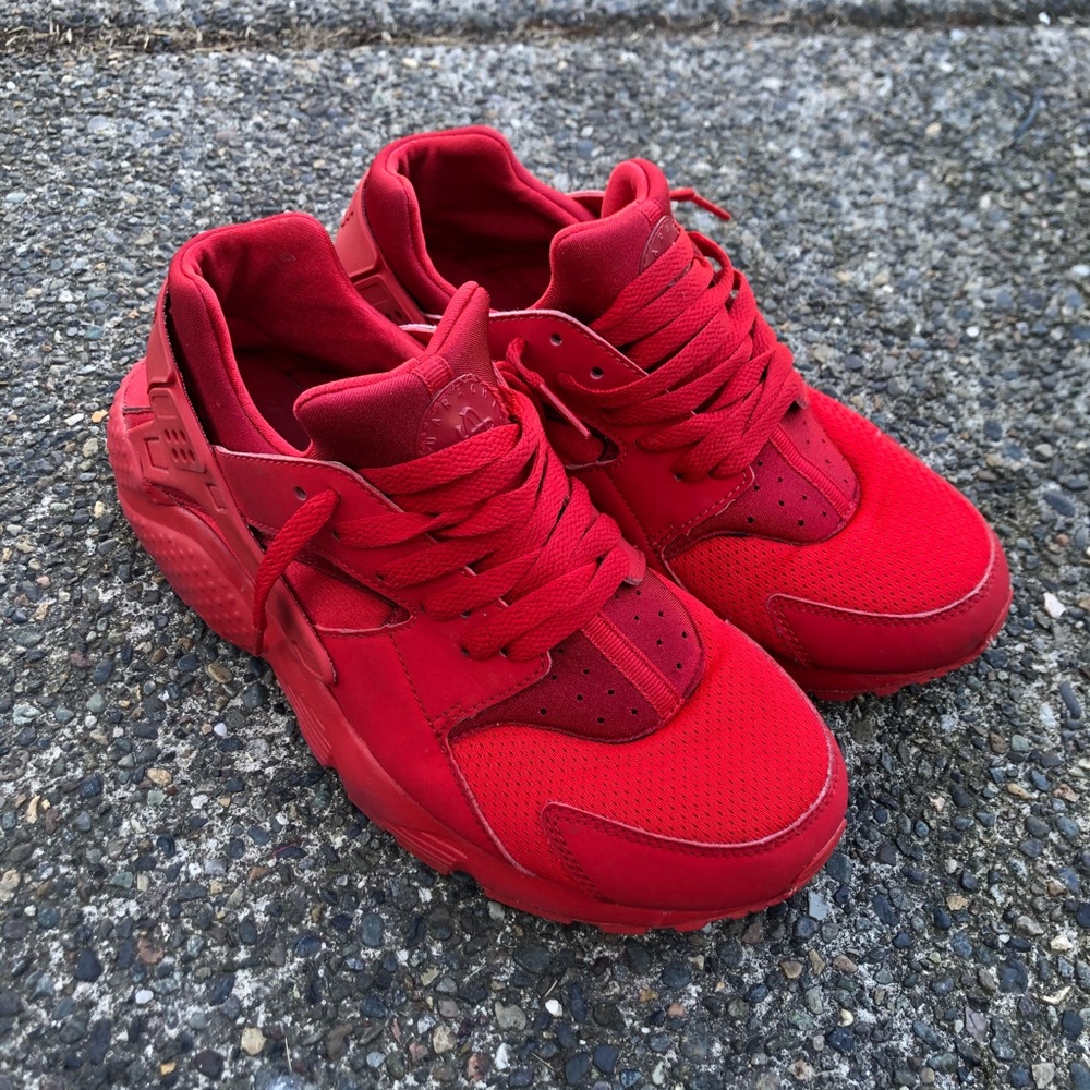 Red Nike huaraches